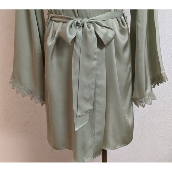 Women's BHLDN BEHOLDEN Sage Green Viscose Satin Tie Front Matine Robe M - Picture 6 of 14